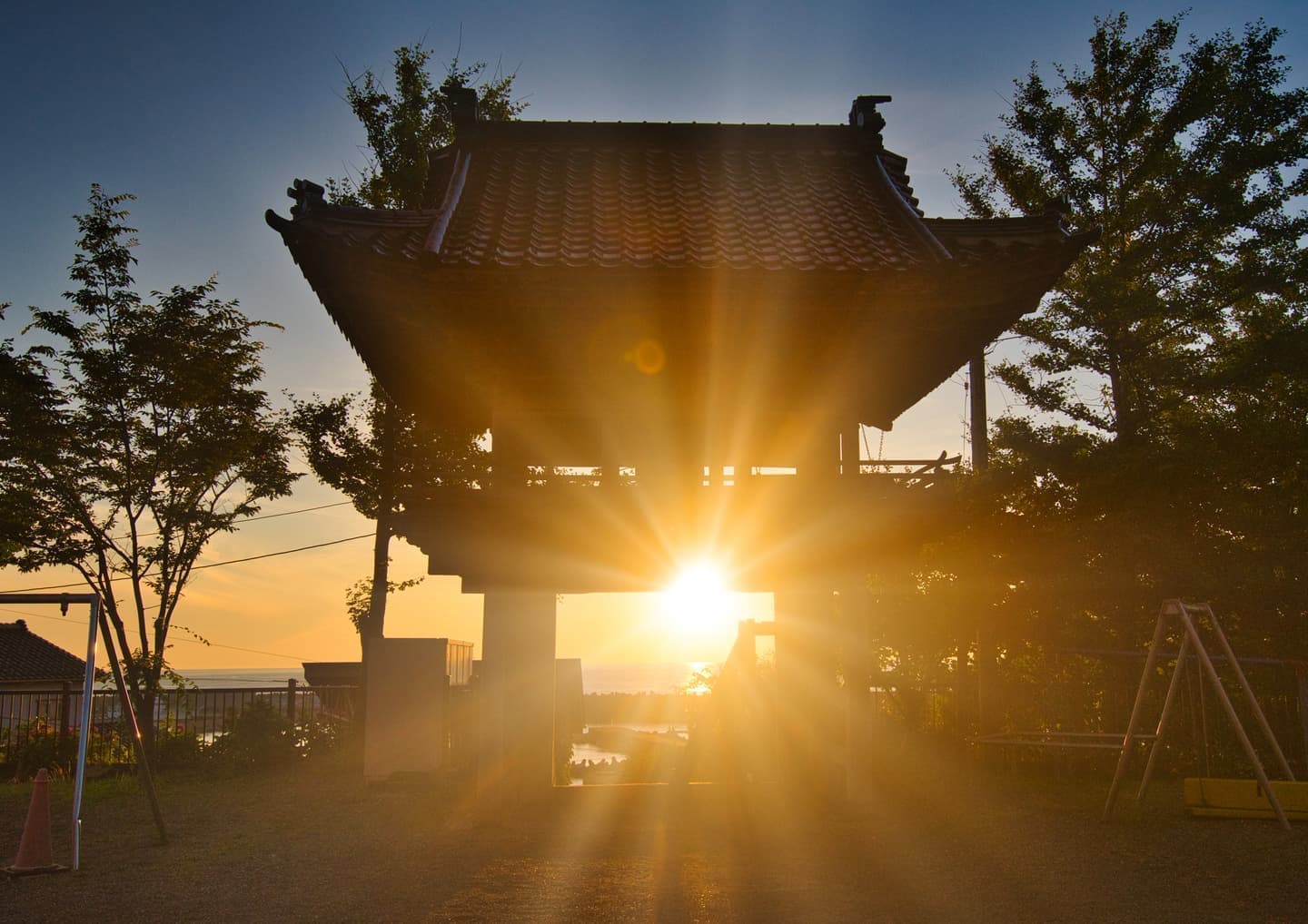 諏訪楫取神社